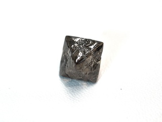 Diamant – 7.02 carat carat natuurlijke ruwe diamant – oktaeder vorm