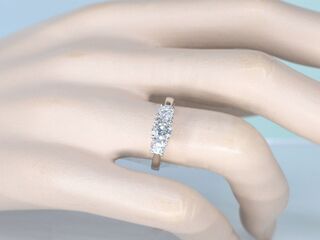 Witgouden trinity ring met briljant geslepen diamanten