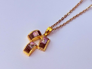Pendant collier ” Black Abelone Nacre”