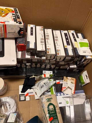 Ca. 582x Diverse deurklinken, schriften en sokken, Oxford, Happysocks