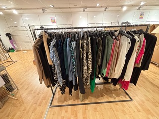 Ca. 218x Broeken, jurken en tops, ZIZZI, Kaffe, Ichi, Diverse: S-XXXL