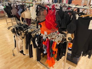 Ca. 370x Badmode, lingerie en fietskleding, Beachlife, Cyell, Simone P