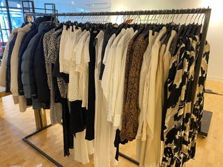 Ca. 224x Shirts, zwembroeken en jassen, Only, Jack & Jones, Like Flo,