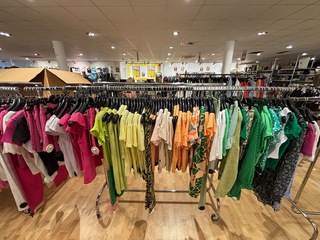 Ca. 334x Shirts, rokjes en bloesjes, Blue Seven, Only, Cars Jeans, maa