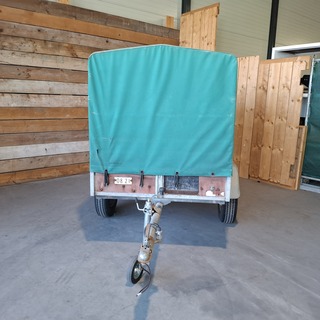 Huifaanhangwagen, Saris, R1600