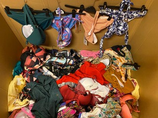 Ca. 92x Badpakken en bikini’s, Cyell, Beachlife, Fantasia, maat 36 t/m