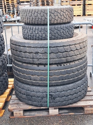 3x Vrachtwagenband en 2x autoband, O.a Michelin, o.a X Works