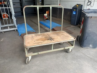 Transportkar en openafvalbak