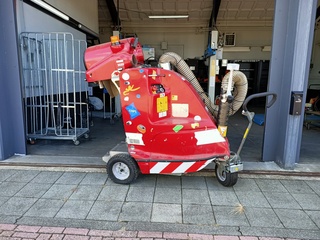 Afval- en straatzuiger, Glutton, 2411 Electric, 2019