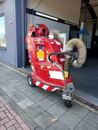 Afval- en straatzuiger, Glutton, 2411 Electric, 2019
