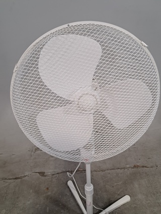 Ca. 31x Staande ventilator, O.a. Strijbosch