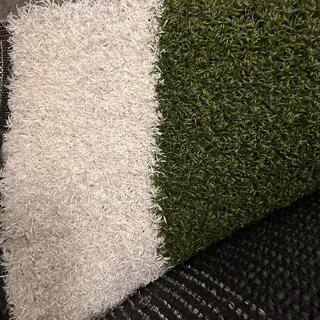 Ca. 15m2 Kunstgras, 10 mm hoog, groen, wit