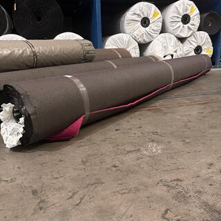 Ca. 46m2 Kunstgras, 10 mm hoog, roze