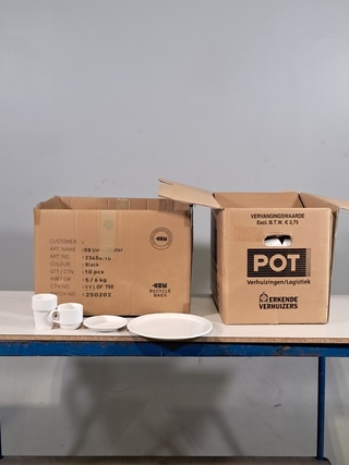 Divers servies, O.a. Mammoet Hotel Supplies