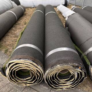 Ca. 30,2m2 Kunstgras, 25 mm hoog, groen, wit