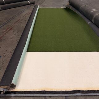 Ca. 6,4m2 Kunstgras, 10 mm hoog, groen, wit