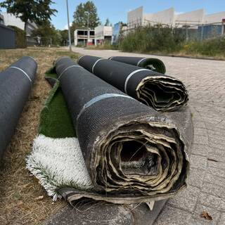 Ca. 16m2 Kunstgras, 30 mm hoog, groen, wit