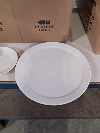 Divers servies, O.a. Mammoet Hotel Supplies