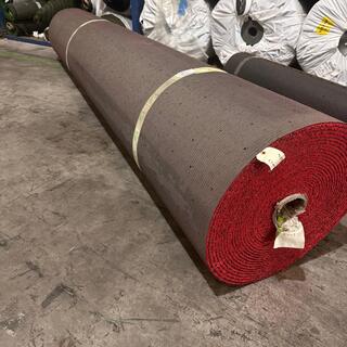 Ca. 96m2 Kunstgras, 10 mm hoog, rood