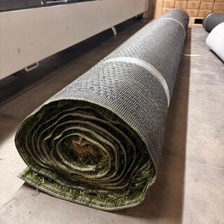 Ca. 26m2 Kunstgras, 50 mm hoog, groen, wit