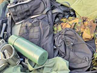 Partij camouflage kleding en uitrusting artikelen, Woodland / KPU / KL
