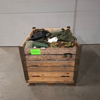 Partij camouflage kleding en uitrusting artikelen, Woodland / KPU / KL