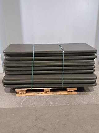 Ca. 17x Kunststof veldtafel