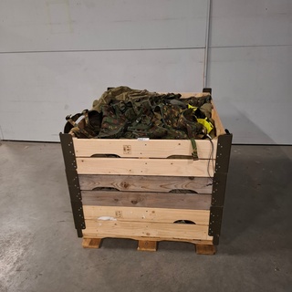 Partij camouflage kleding en uitrusting artikelen, Woodland / KPU / KL