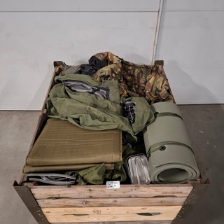 Partij camouflage kleding en uitrusting artikelen, Woodland / KPU /  K