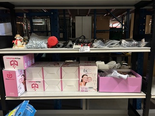 Partij w.o. fietsbrillen, handkolf, W.o. Uvex, More Women