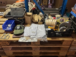 Partij bouwmarktartikelen w.o. werkkleding, diverse soorten tape, W.o.
