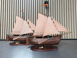 2x Gedetailleerd houten scheepsmodel Enkhuizer Bol 1902