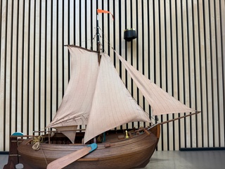 Gedetailleerd houten scheepsmodel Enkhuizer Bol 1902 lengte 90 cm
