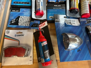 Ca. 25x Fiets accessoires en onderhoud, W.o. Union, XLC, Cyclon