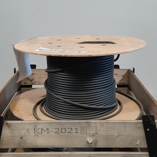 2x Kabel op houten haspel