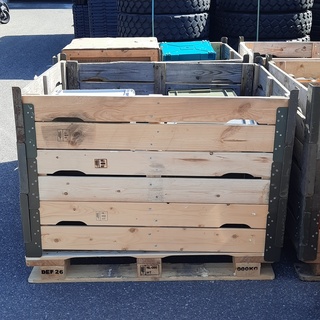 Partij diverse transportkisten
