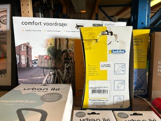 Ca. 13x Fiets accessoires en onderhoud w.o. fietszitje, W.o. Urban Iki