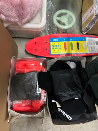 Partij diversen w.o. woonaccessoires en golftas