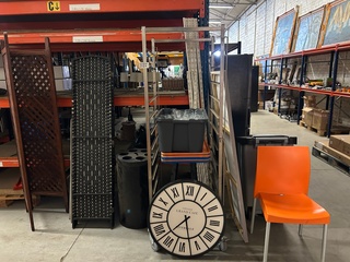 Partij w.o. kamerscherm, stoelen, glaswerk