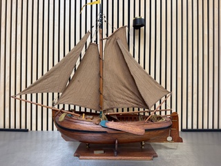 Gedetailleerd houten scheepsmodel Enkhuizerbol lengte 90 cm