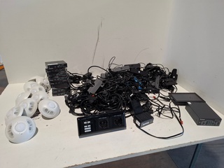 Partij Diverse professionele AV apparatuur, Extron, Jabra, Logitech