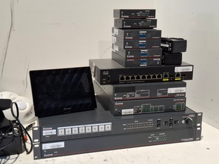 Partij Diverse professionele AV apparatuur, Extron, Cisco, Logitech