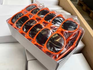 Ca. 500x Zonnebril Wayfarer model oranje