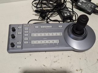 IP-besturingspaneel, SONY, RM-IP10, met 3x PTZ camera, SONY SRG-300SE