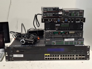 Partij Diverse professionele AV apparatuur, Extron, Lightware, Apart,