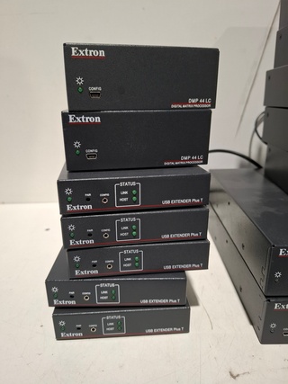 Partij Diverse professionele AV apparatuur, Extron, Matrox