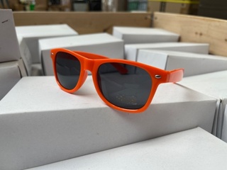 Ca. 500x Zonnebril Wayfarer model oranje