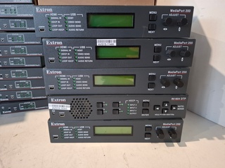 Partij Diverse professionele AV apparatuur, Extron, Logitech