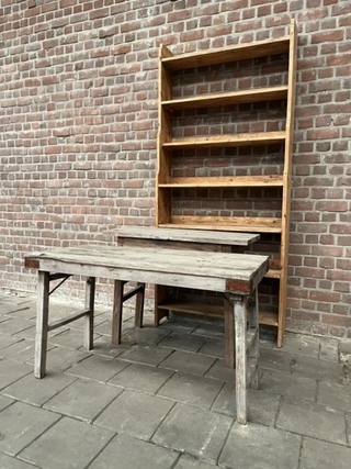 2x Bijzettafel, 1x kast