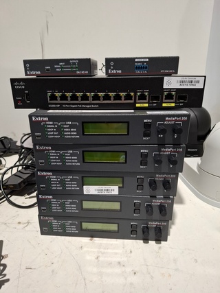 Partij Diverse professionele AV apparatuur, Sony, Extron, TP Link, Cis